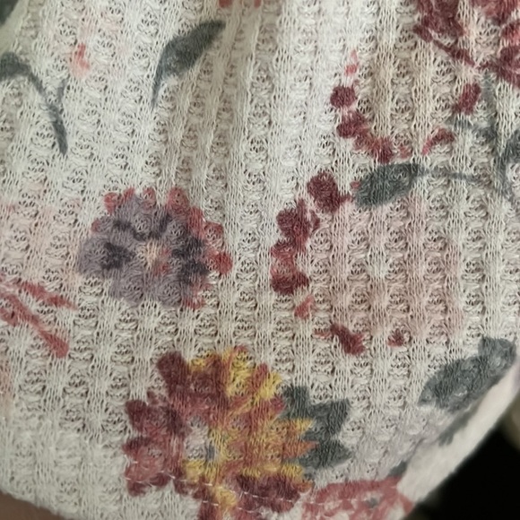 LANE BRYANT Pink/Purple/Yellow/White Floral Thermal V-Neck Top, Sz 22/24, GUC. - Picture 6 of 8